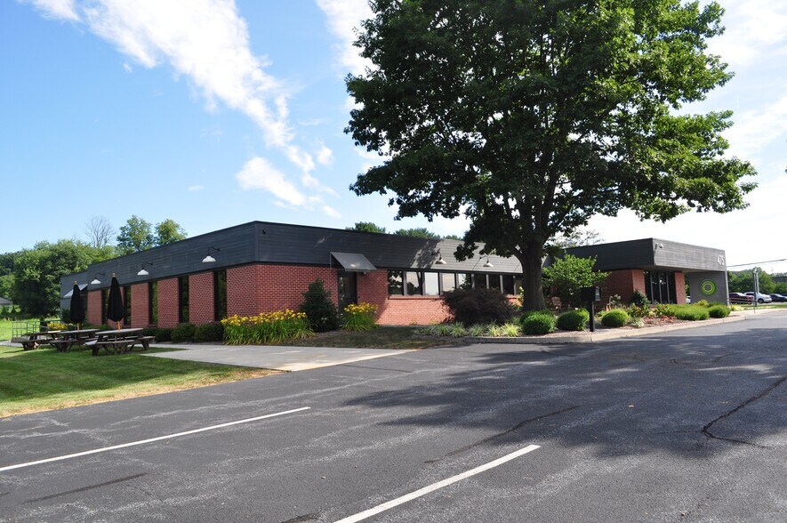 More Photos Of 475 N Weaber St, Annville Office For Lease
