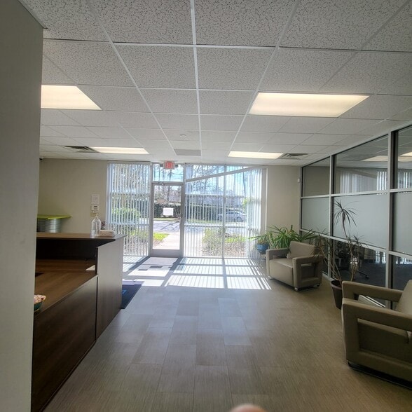 More Photos Of 3500 Gateway Centre Blvd, Morrisville Light Distribution For Lease