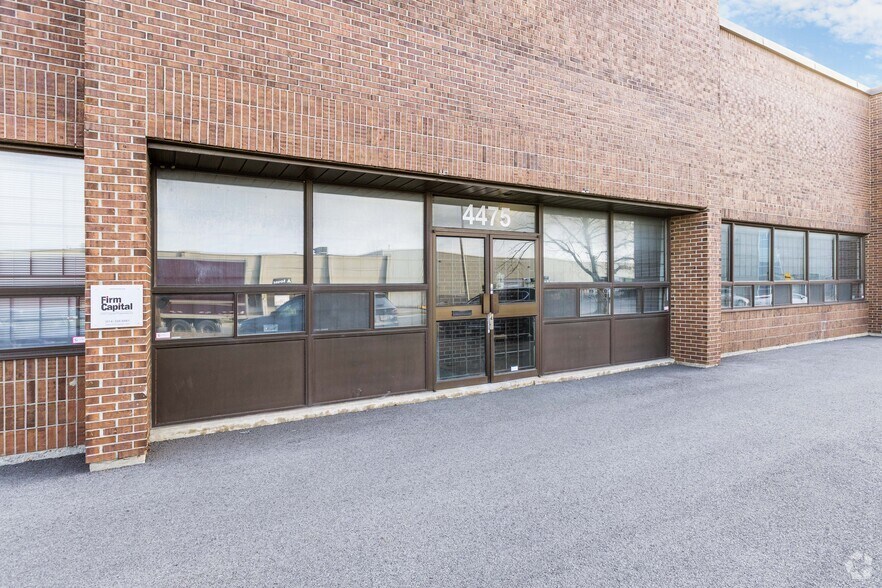 More Photos Of 4475 Rue Garand, Montréal Warehouse For Lease