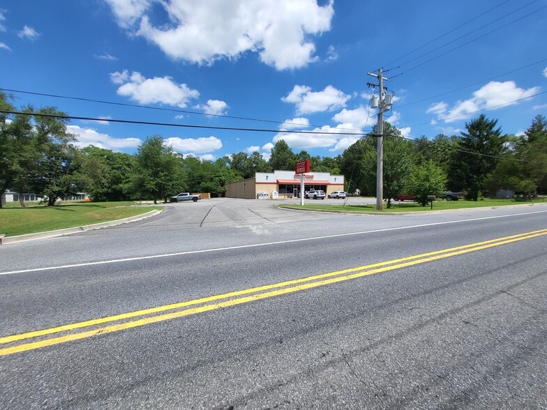 Primary Photo Of 13184 Greensboro Rd, Greensboro Freestanding For Sale