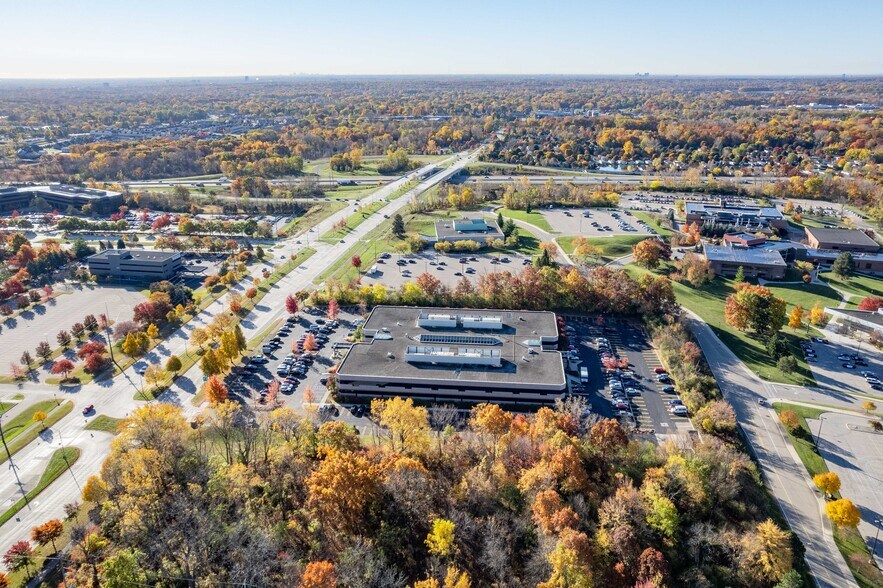 More Photos Of 691 N Squirrel Rd, Auburn Hills Office For Lease