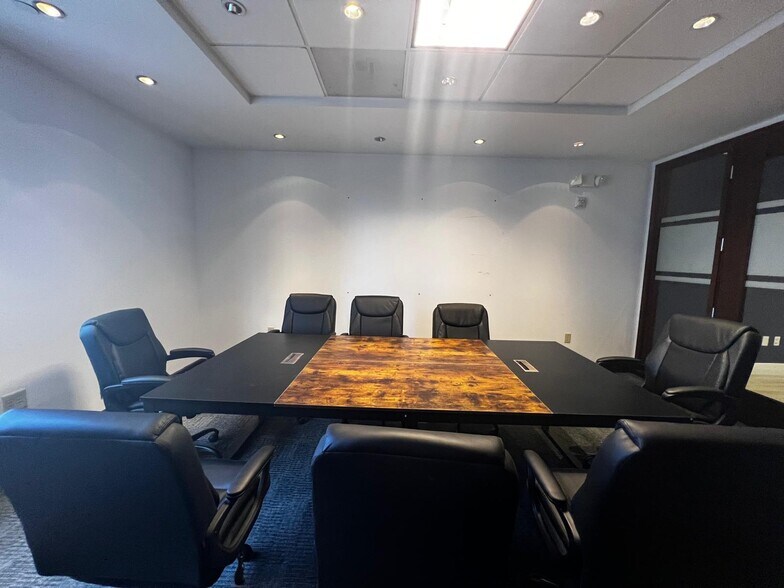More Photos Of 1000 Brickell Ave, Miami Office For Lease