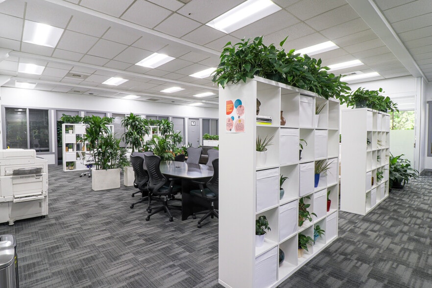 More Photos Of 2265 116th Ave NE, Bellevue Office For Lease