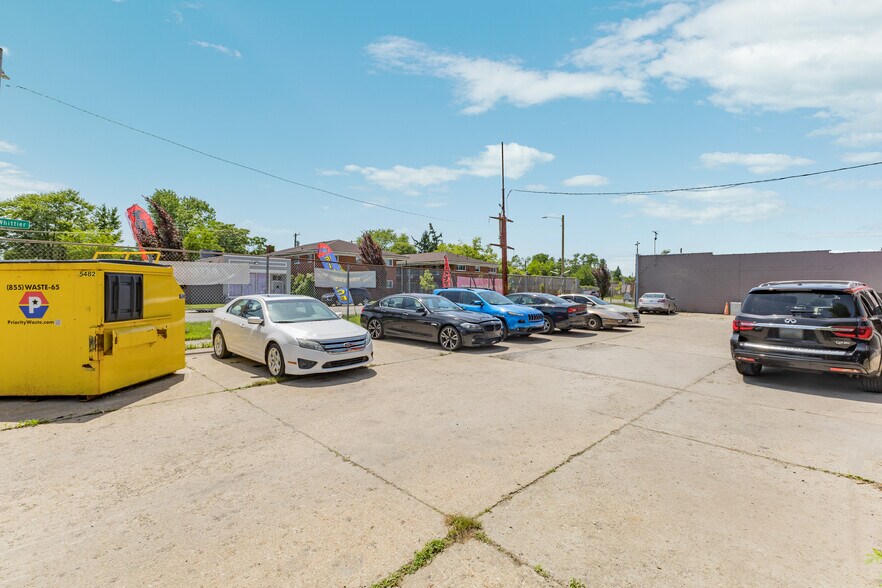 More Photos Of 10200 Whittier, Detroit Auto Repair For Lease