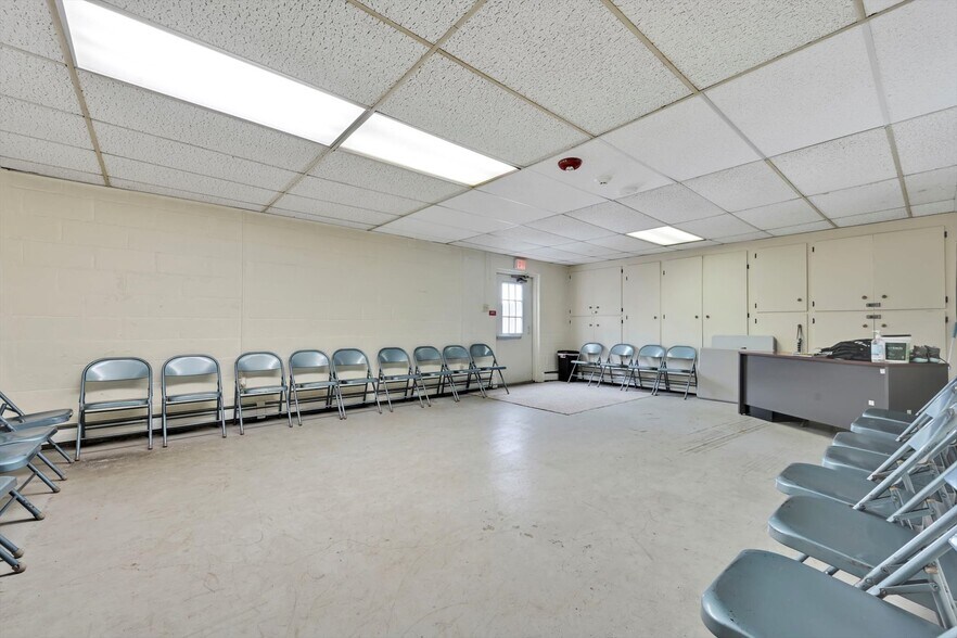 More Photos Of 780 Claremont Ave, Tamaqua Office For Sale