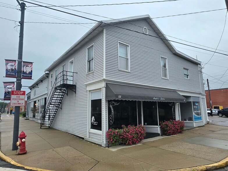 Primary Photo Of 105 E Mansfield St, Bucyrus General Retail For Sale