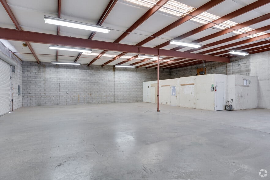 More Photos Of 529 E Juanita Ave, Mesa Warehouse For Sale