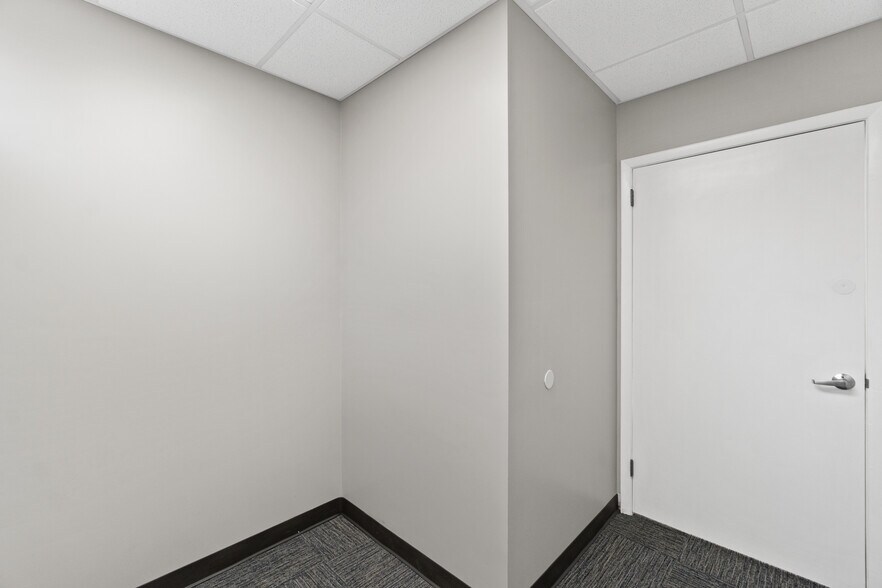 More Photos Of 1170 Clifton Ave, Clifton Office For Lease