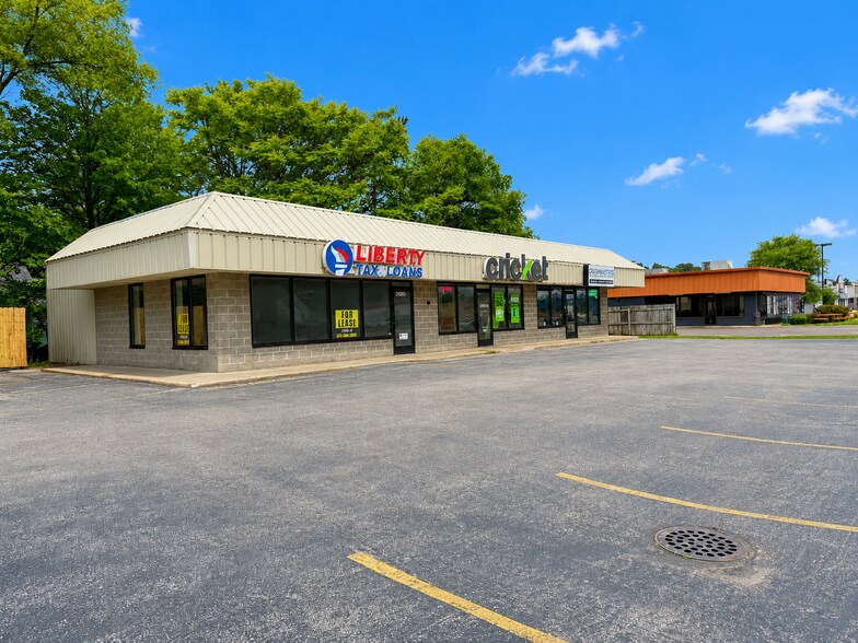 More Photos Of 2085 E Apple Ave, Muskegon Storefront For Lease