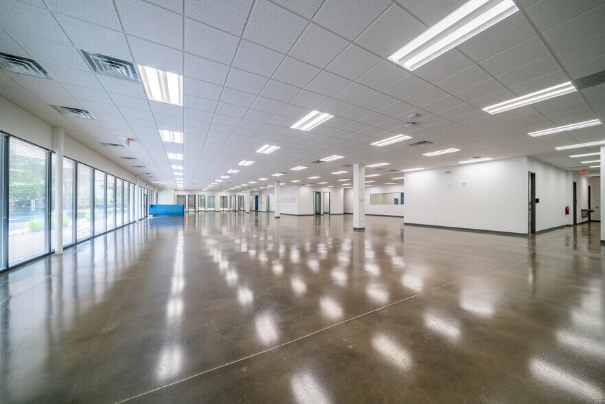 More Photos Of 425 Franklin Gateway SE, Marietta Unknown For Lease