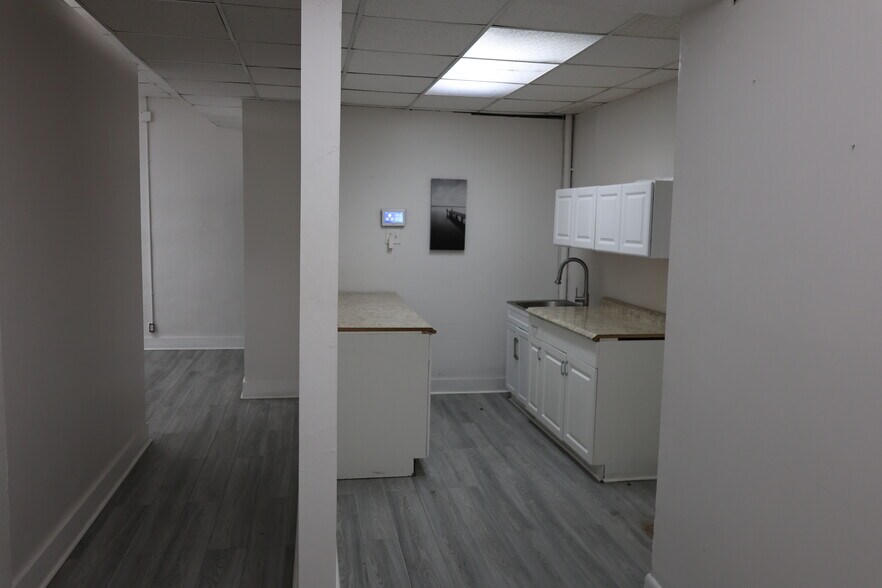 More Photos Of 4634 NW 27th Ave, Miami Freestanding For Lease