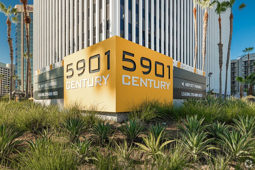 More Photos Of 5901 W Century Blvd, Los Angeles Coworking Space