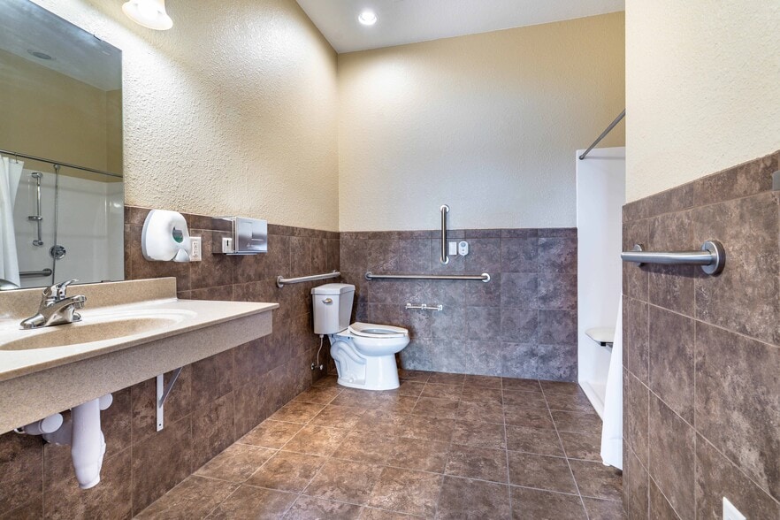 More Photos Of 394 Woodland Dr, Fergus Falls Assisted Living For Sale