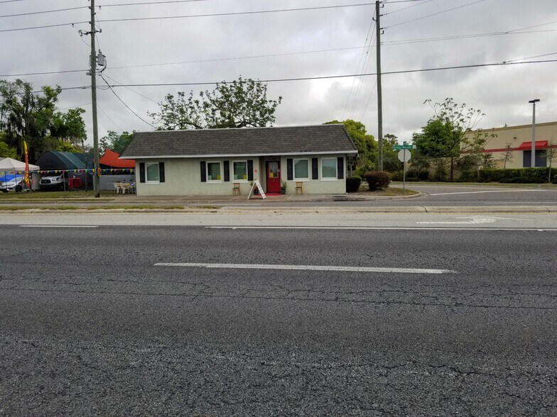 More Photos Of 3101 N Orange Blossom Trl, Zellwood Restaurant For Lease