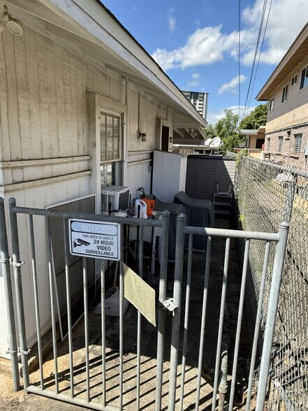 More Photos Of 1424 Gulick Ave, Honolulu Multifamily For Sale