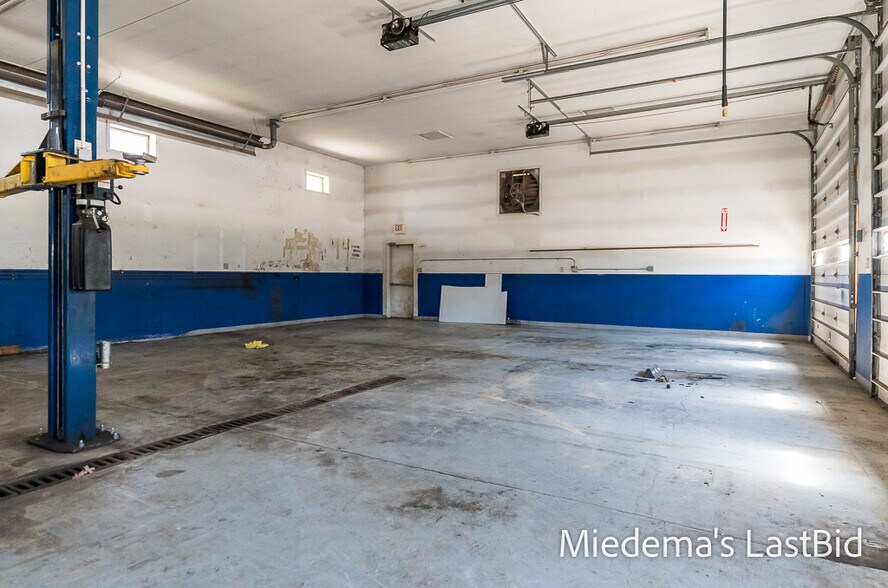 More Photos Of 1633 S Hanover, Hastings Auto Repair For Sale