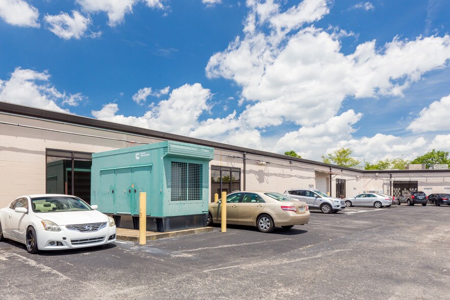 More Photos Of 5209 Linbar Dr, Nashville Unknown For Lease