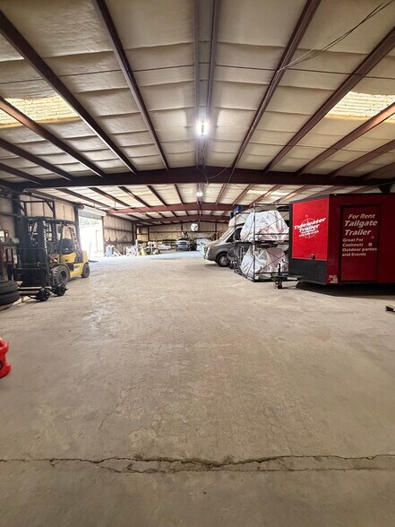 More Photos Of 3928 Ogeechee Rd, Savannah Warehouse For Lease