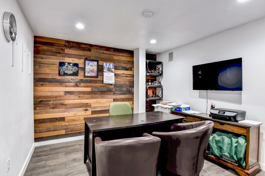 More Photos Of 4803 West Ave, San Antonio Showroom For Lease