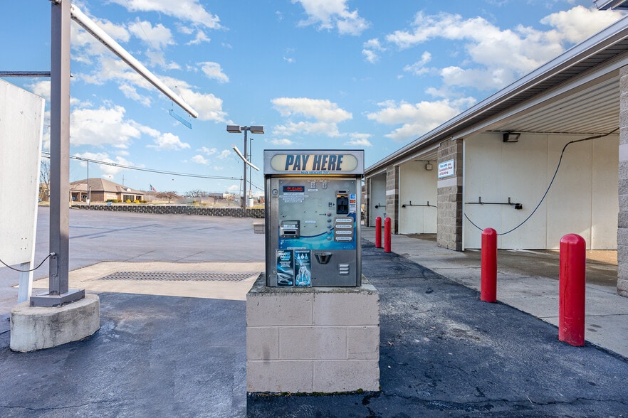 More Photos Of 1012 Hospital Dr, Batavia Carwash For Sale