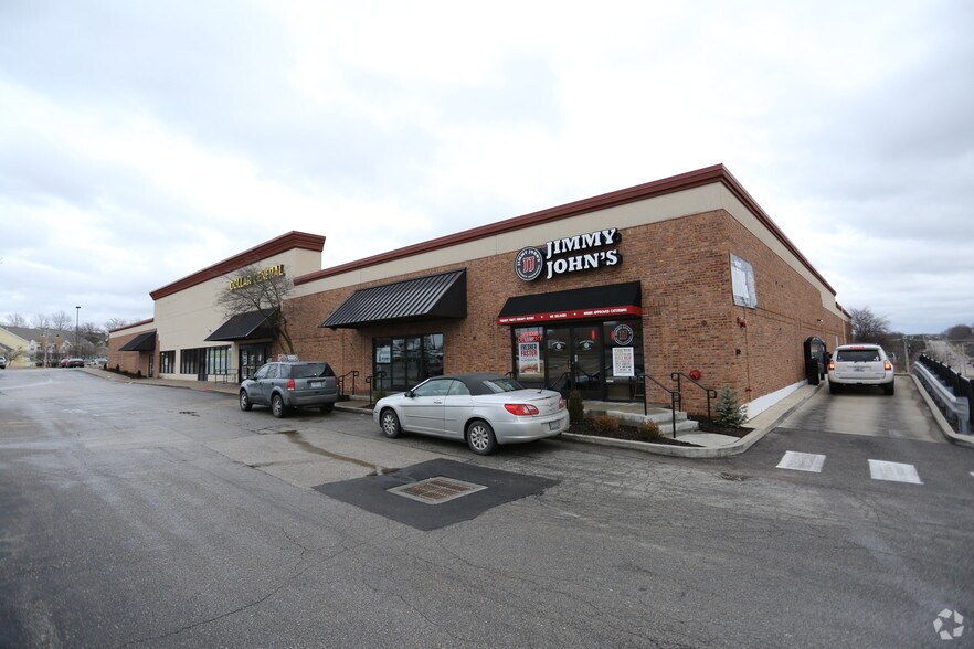 More Photos Of 1566-1696 Country Club Plaza Dr, Saint Charles Unknown For Lease