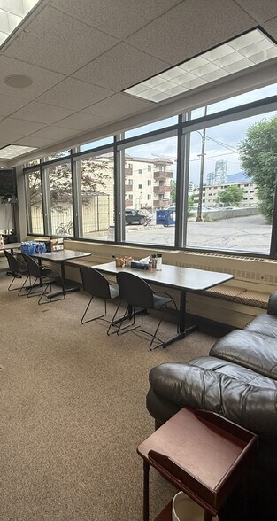More Photos Of 678 Bernard Av, Kelowna Office For Sale