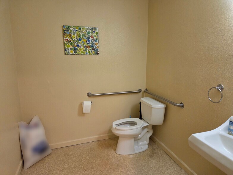 More Photos Of 448 Sebastopol Ave, Santa Rosa Office Residential For Sale