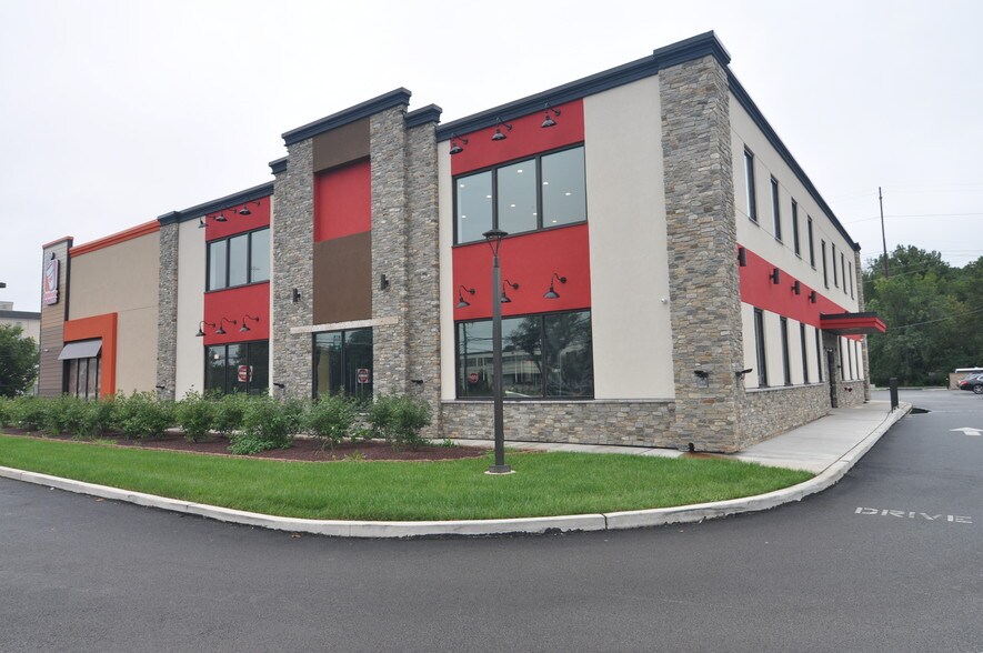 More Photos Of 520 Pennsylvania Ave, Fort Washington Office For Lease