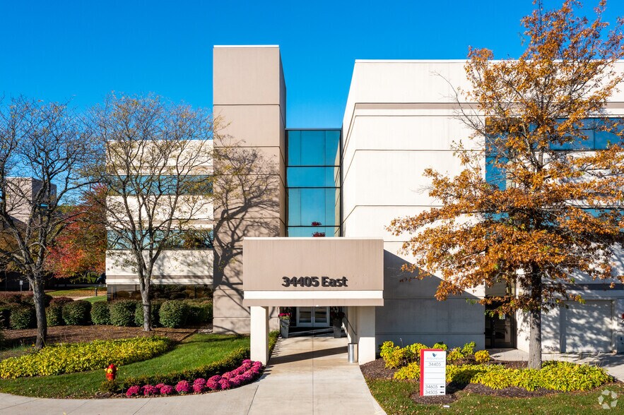 More Photos Of 34405 W 12 Mile Rd, Farmington Hills Office For Lease