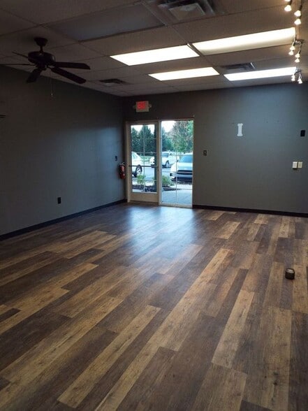 More Photos Of 29715 Pettibone Rd, Solon Storefront Retail Office For Lease