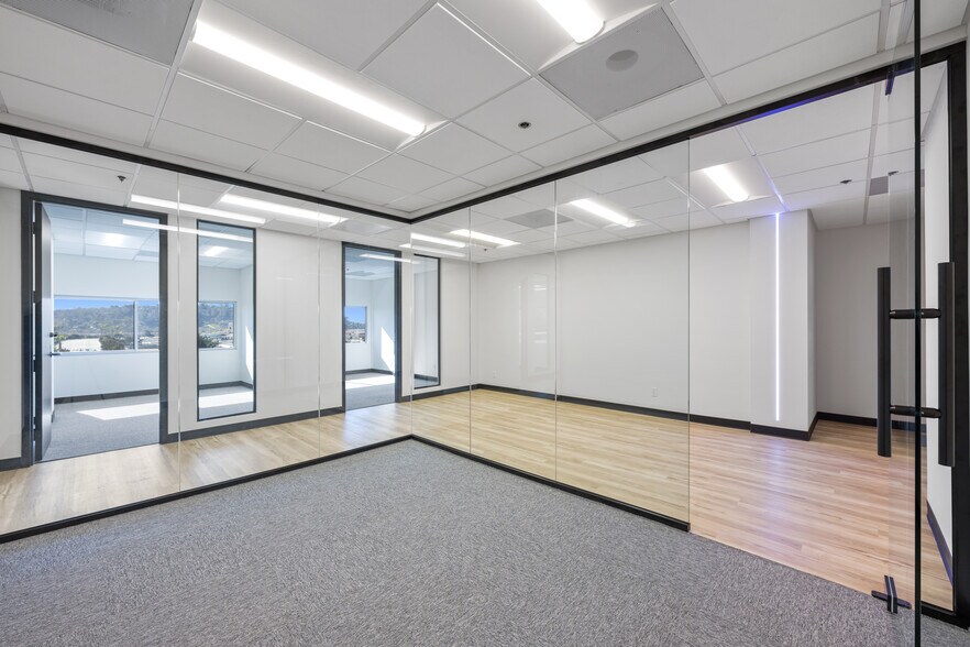 More Photos Of 990 Highland Dr, Solana Beach Coworking Space