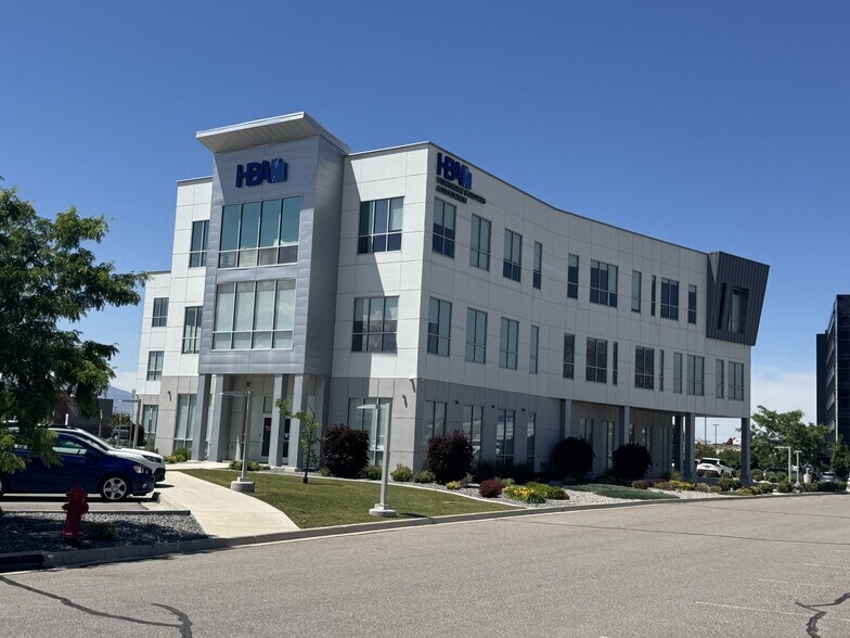 More Photos Of 38 W 13775 S, Draper Medical For Lease