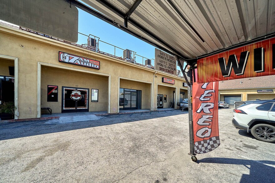 More Photos Of 1833 E Vernon Ave, Los Angeles General Retail For Sale