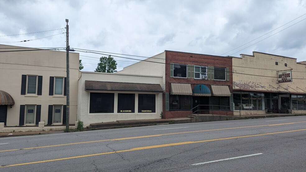 More Photos Of 114 N Main St, Goodlettsville Storefront Retail Office For Sale