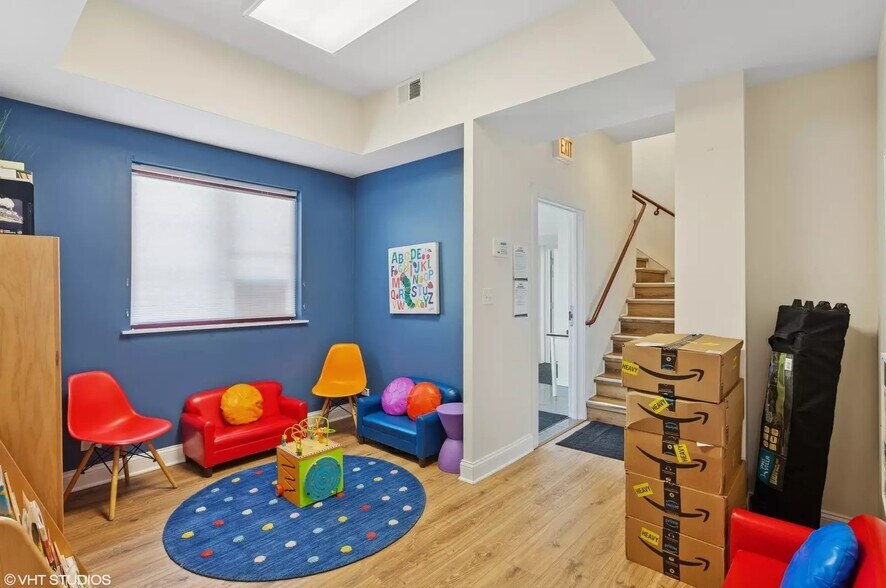 More Photos Of 1335 Dodge Ave, Evanston Loft Creative Space For Sale