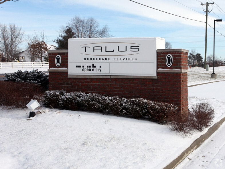 More Photos Of 9482 Wedgewood Blvd, Powell Office For Lease