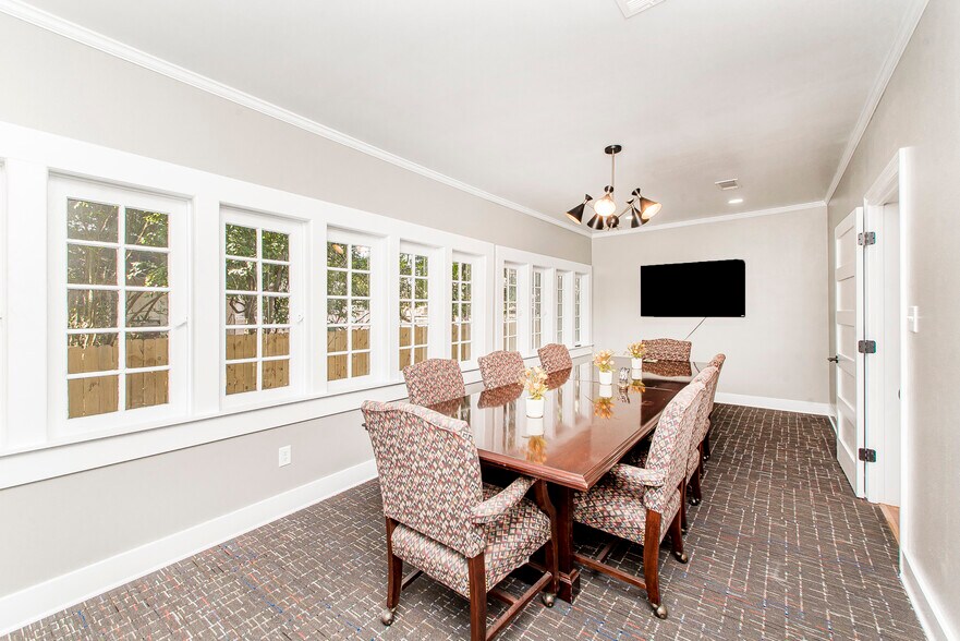 More Photos Of 302 Louisiana Ave, Bogalusa Office For Lease