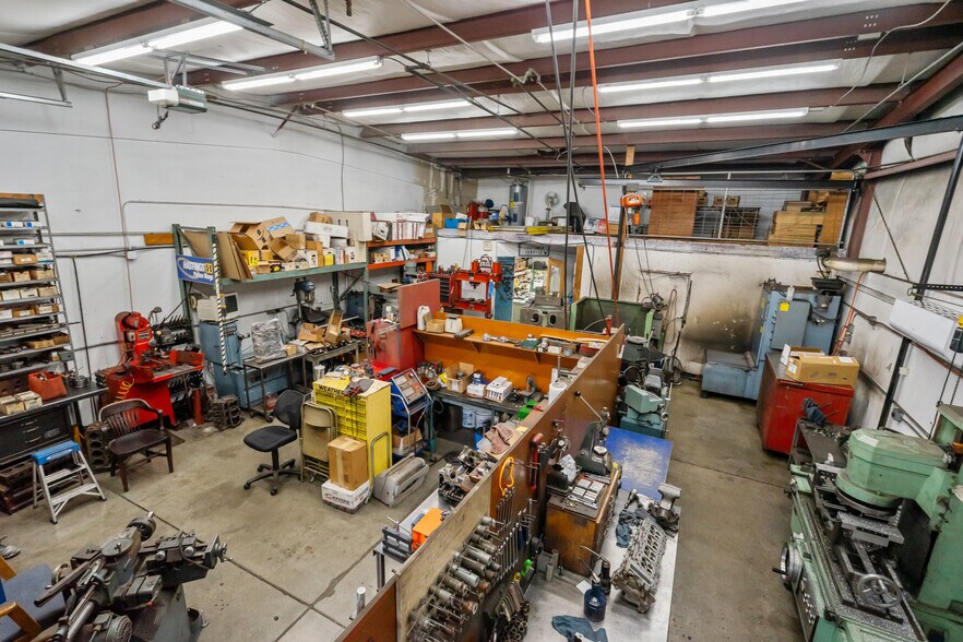 More Photos Of 999 N 1st St, Silverton Freestanding For Sale