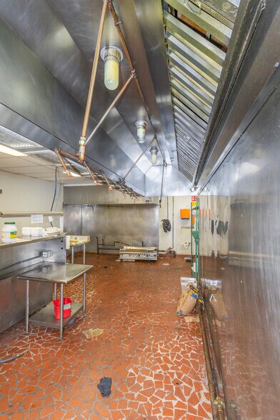 More Photos Of 1704-1710 W Main St, Central Restaurant For Lease