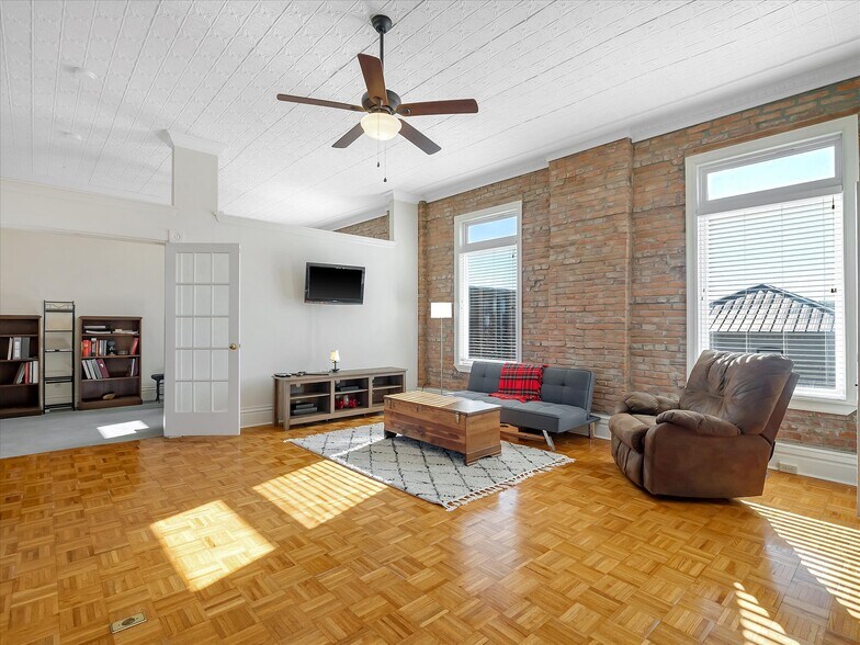 More Photos Of 411 Maple Ln, Hillsboro Office Residential For Sale