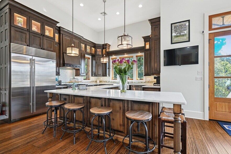 More Photos Of 124 Lafitte St, Mandeville Hospitality For Sale