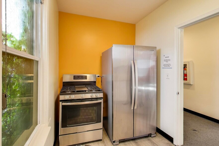 More Photos Of 2435 N Ashland Ave, Chicago Office Residential For Sale