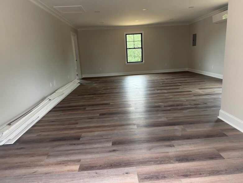 More Photos Of 12418 County Line Rd, Madison Office For Lease