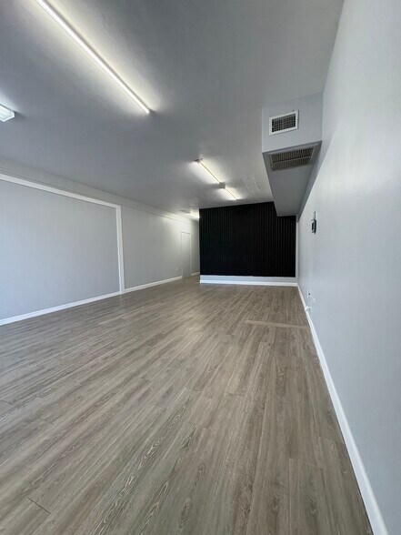 More Photos Of 501-527 S Paula Dr, Dunedin Office For Lease