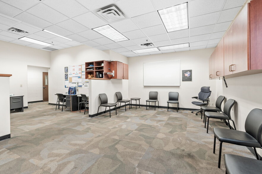 More Photos Of 2905 Lexington Ave S, Eagan Flex For Sale