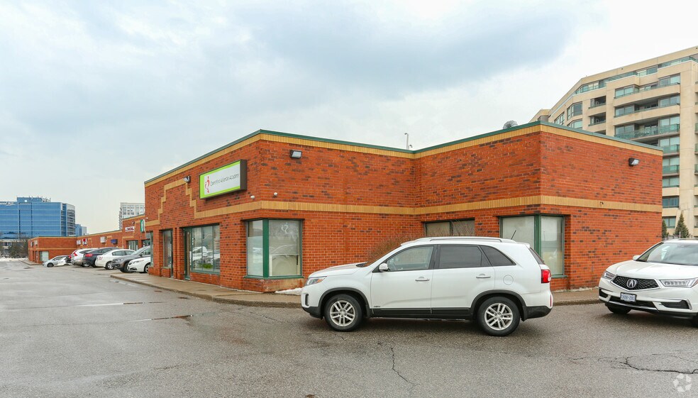 More Photos Of 160 E Beaver Creek Rd, Richmond Hill Light Distribution For Sale