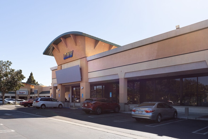 More Photos Of 3150-3170 W Lincoln Ave, Anaheim Unknown For Lease