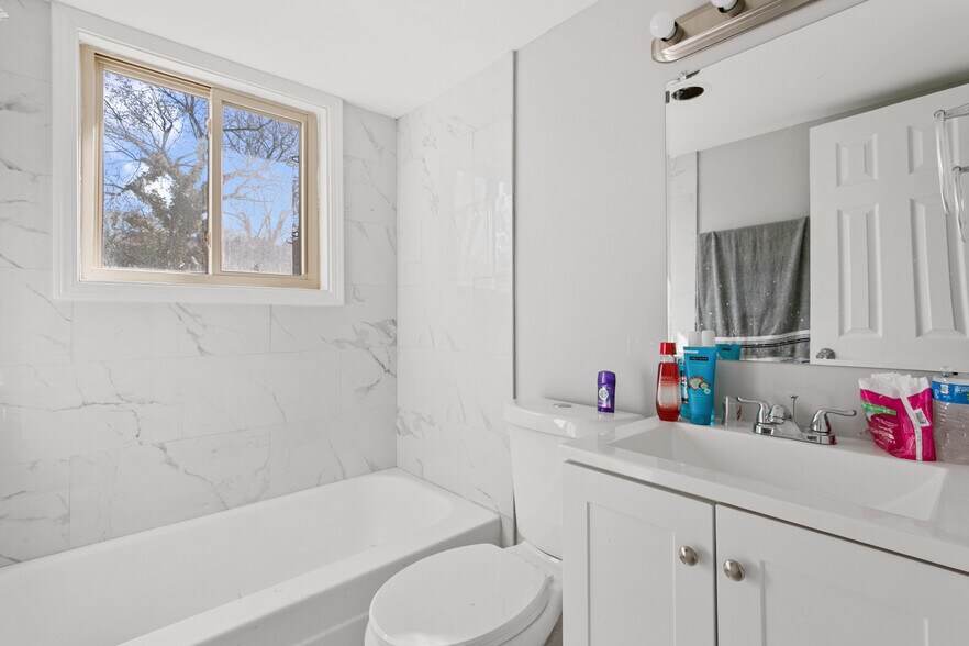 More Photos Of 1600-1608 28th Pl SE, Washington Multifamily For Sale