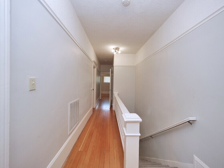 More Photos Of 1901-1903 H St, Sacramento Apartments For Sale