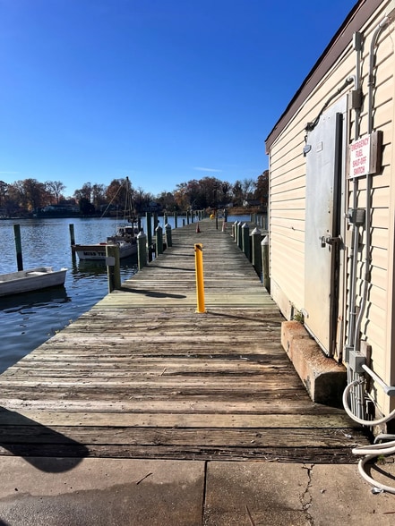 More Photos Of 16215 Cobb Island Rd, Newburg Freestanding For Sale